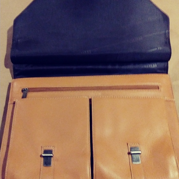 KENNETH COLE REACTION LEATHER BRIEFCASE - Picture 4 of 6